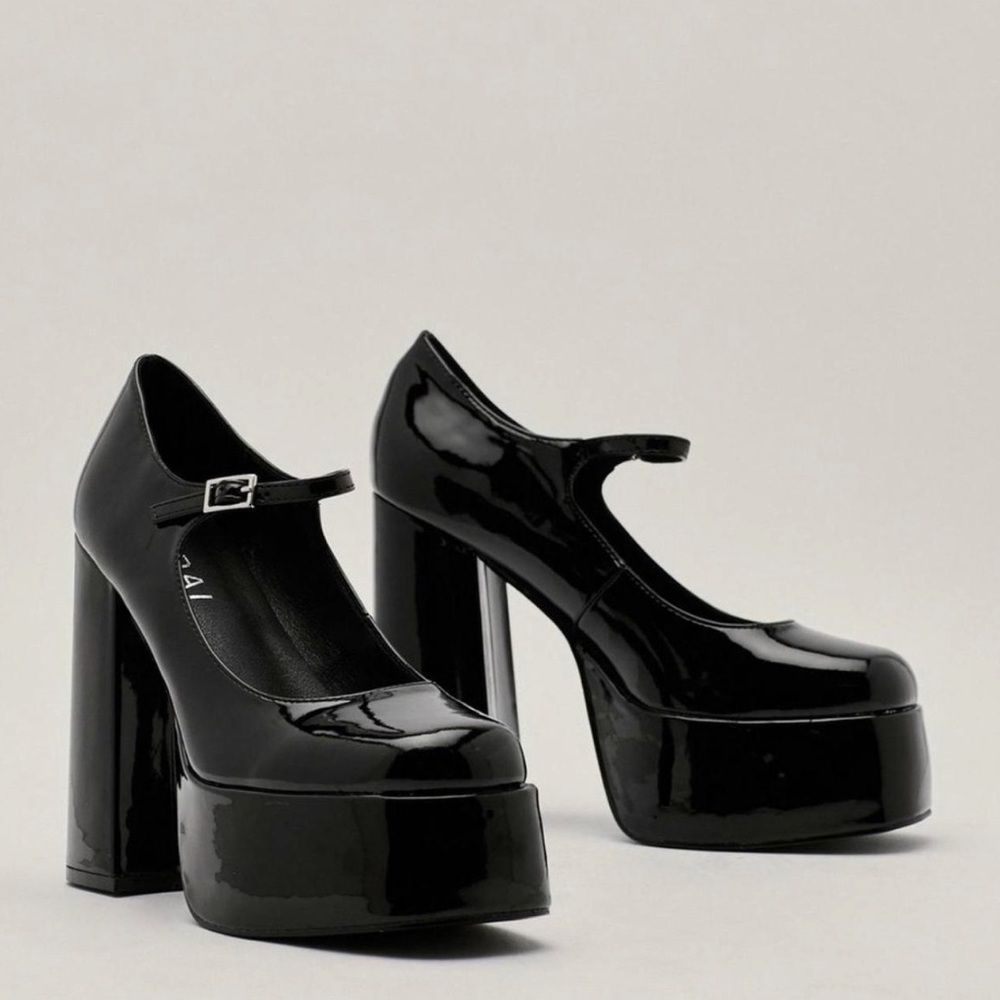 (SOLD) (READ DESCRIPTION) NASTY GAL Black Mary Jane Platform Heels